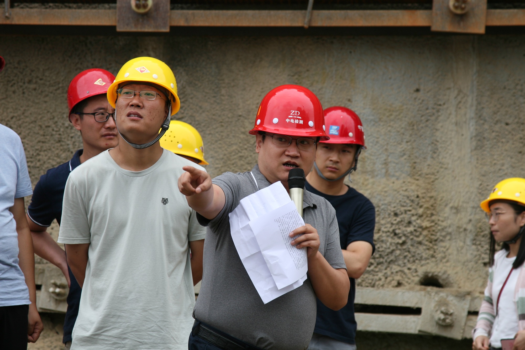 我院开展科技沙龙暨观摩交流研讨活动 ——西安华南城1668新时代广场项目桩基试验